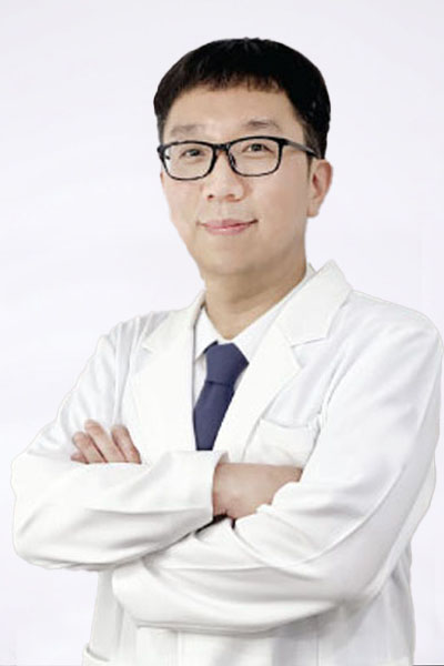 진료원장<strong> 이태원</strong>